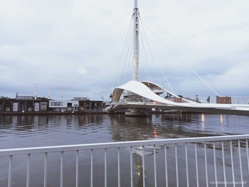 The Great Harbor Bridge in Kaohsiung, Taiwan, spans the waterfront with a modern suspension design