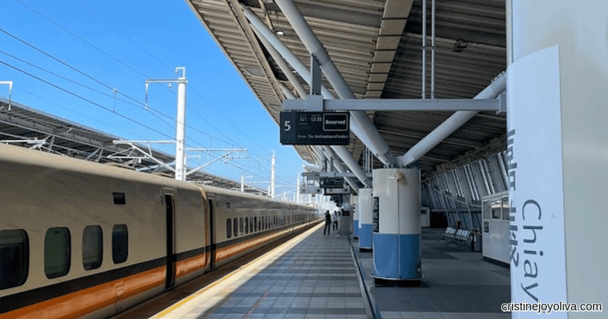 Chiayi HSR platform with high-speed train, the starting point of my Chiayi to Alishan bus mistake