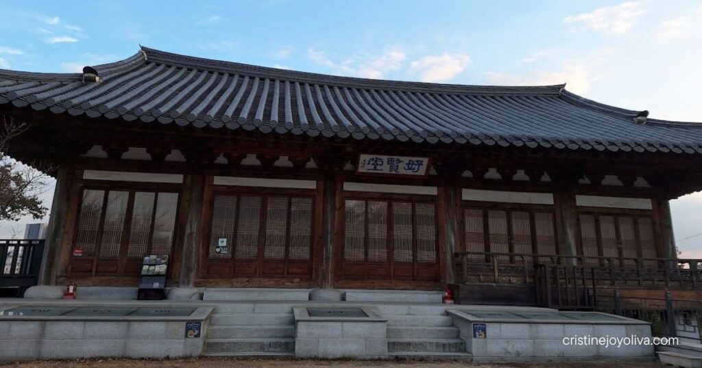 Hohyeondang, a traditional hanok pavilion in Namsan Park, Seoul